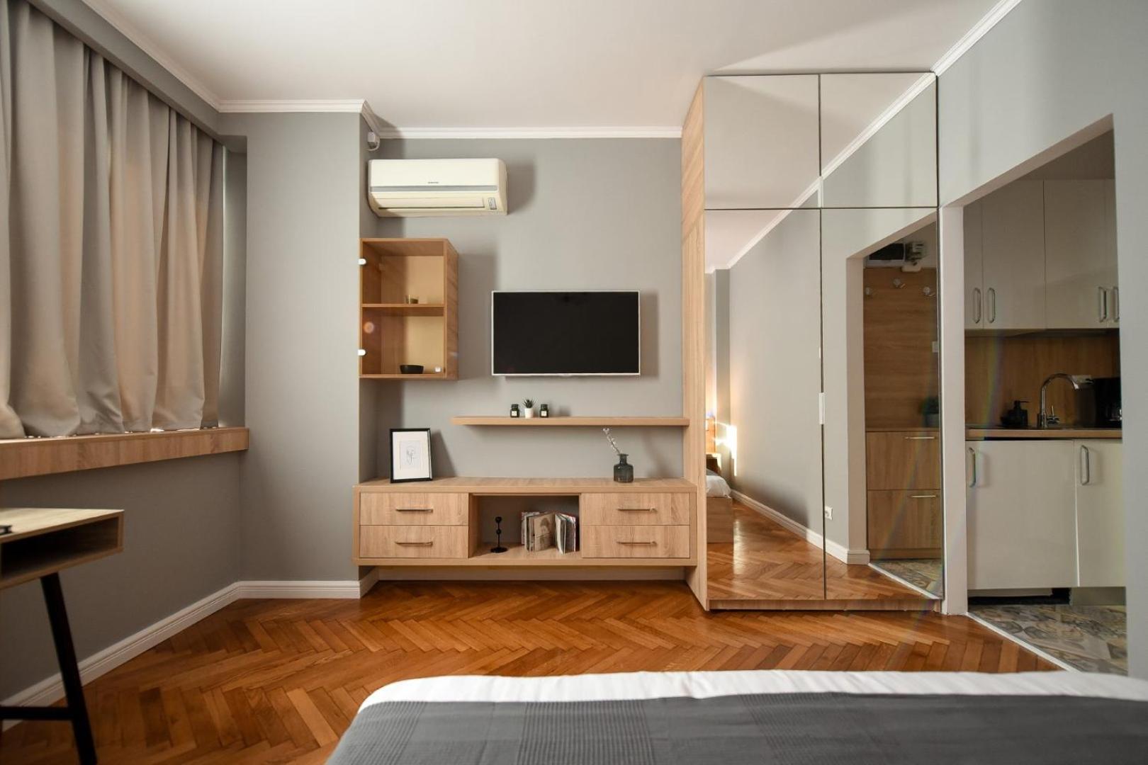 City Center Getaway - Cozy Accommodation For Your Perfect Stay Bükreş Oda fotoğraf