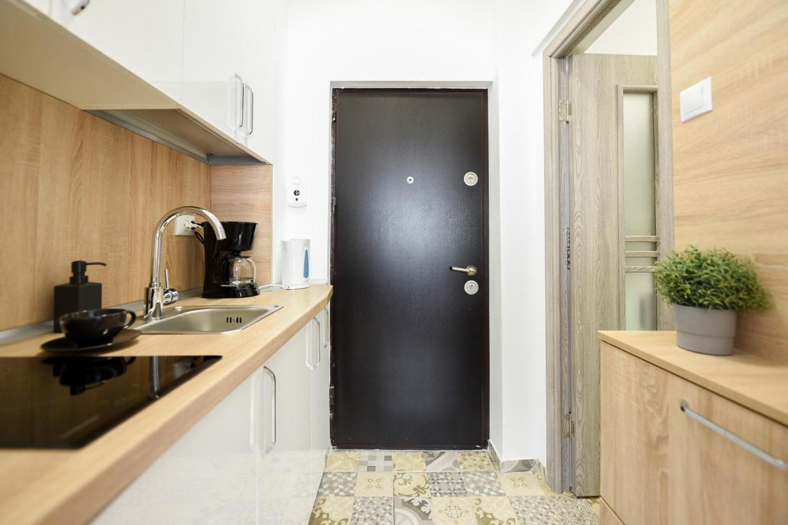 City Center Getaway - Cozy Accommodation For Your Perfect Stay Bükreş Oda fotoğraf