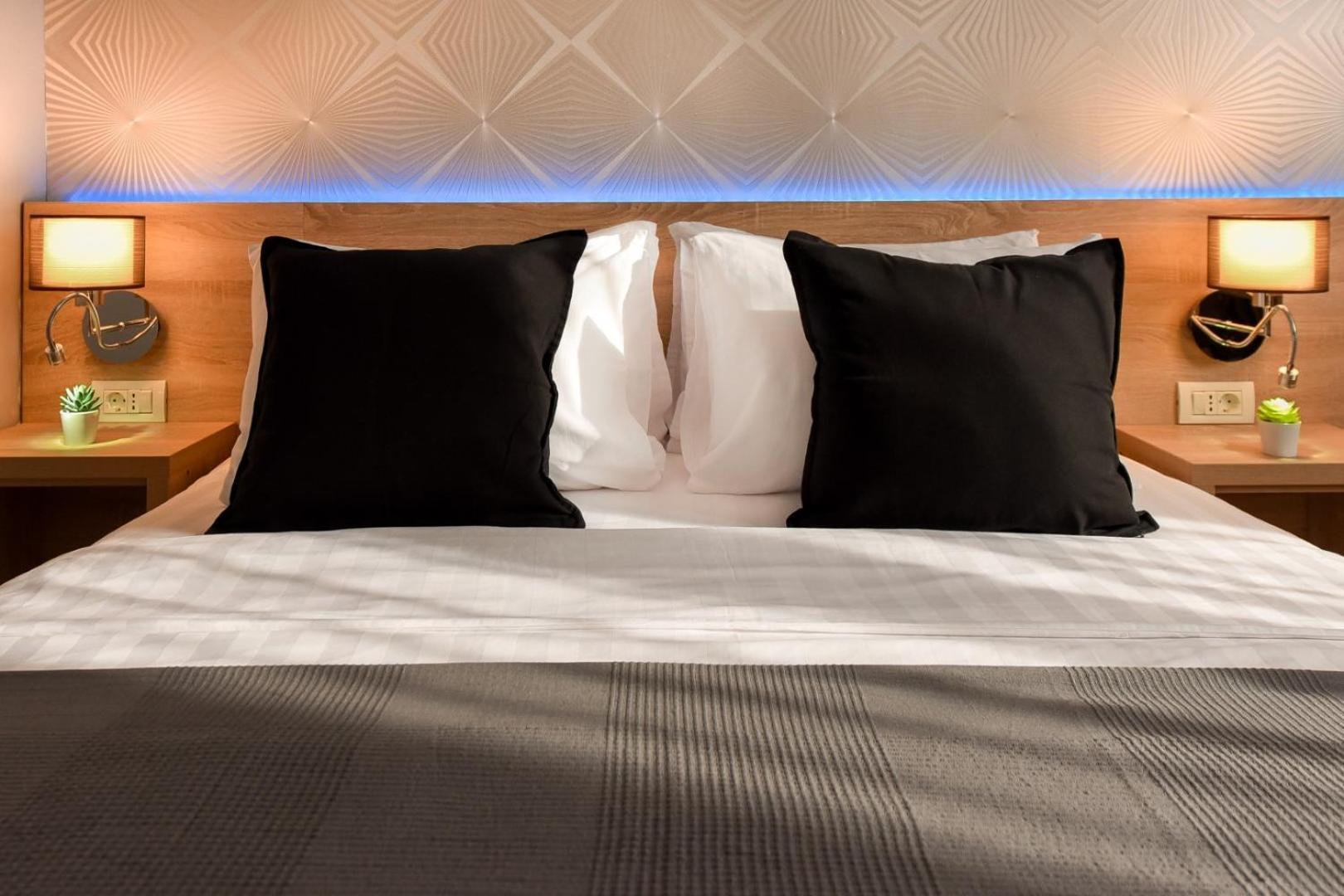 City Center Getaway - Cozy Accommodation For Your Perfect Stay Bükreş Oda fotoğraf