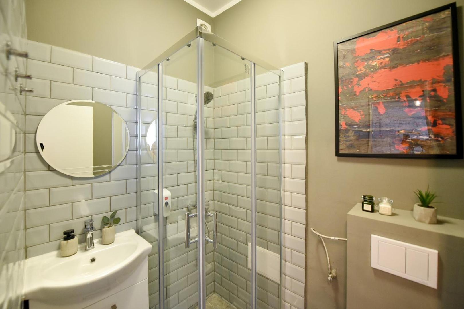 City Center Getaway - Cozy Accommodation For Your Perfect Stay Bükreş Oda fotoğraf